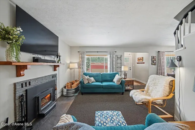 $385,000 | 555 8th Street, Mullan, ID 83846