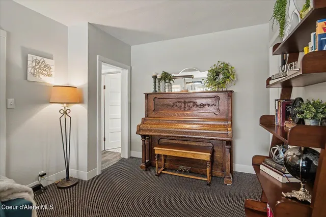 $385,000 | 555 8th Street, Mullan, ID 83846