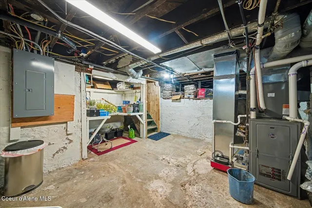 $385,000 | 555 8th Street, Mullan, ID 83846