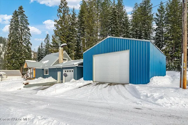 $385,000 | 555 8th Street, Mullan, ID 83846