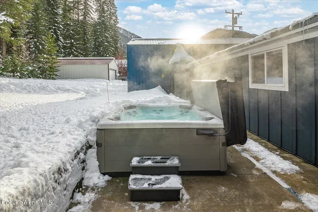 $385,000 | 555 8th Street, Mullan, ID 83846