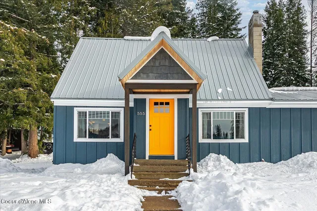 $385,000 | 555 8th Street, Mullan, ID 83846