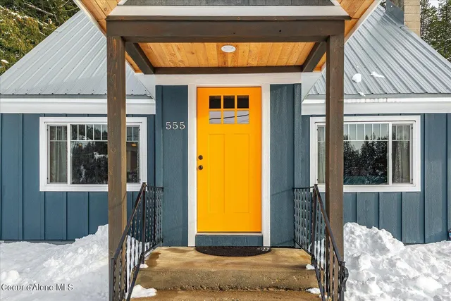 $385,000 | 555 8th Street, Mullan, ID 83846