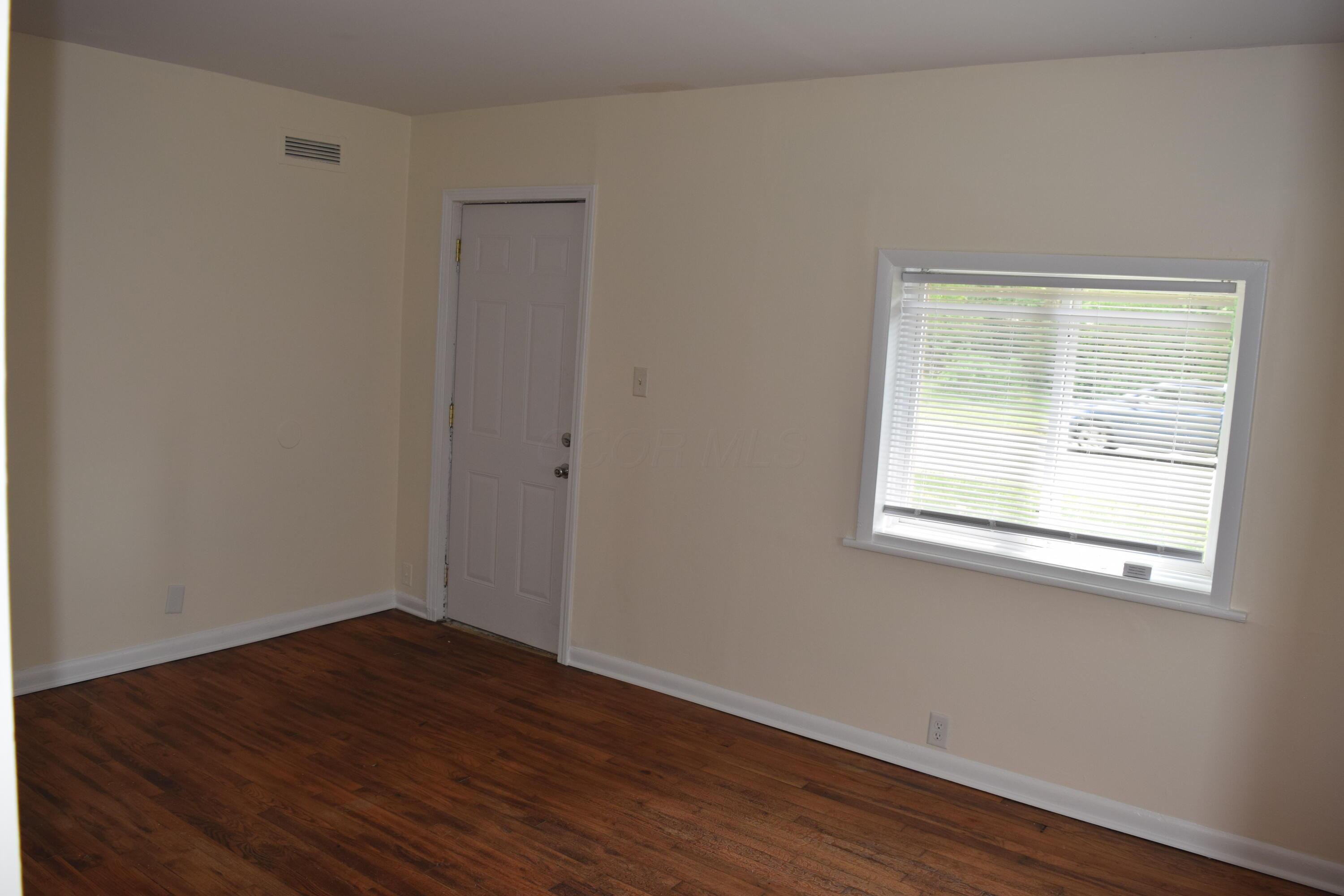 2034 Ferris Road Columbus, OH 43224 - Photo 7 of 14