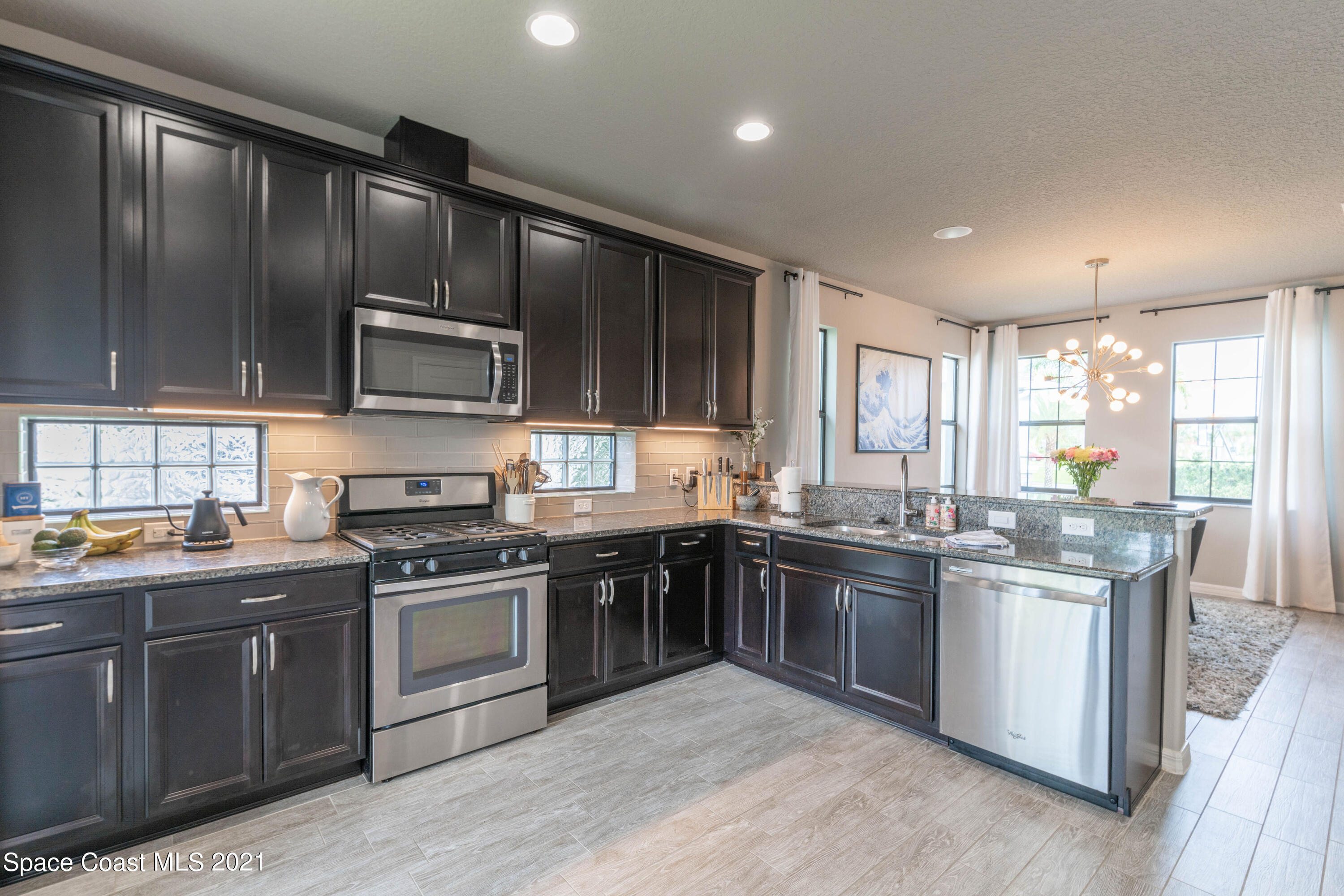 2882 Amethyst Way Melbourne, FL 32940 - Photo 2 of 25 NZ7_8063