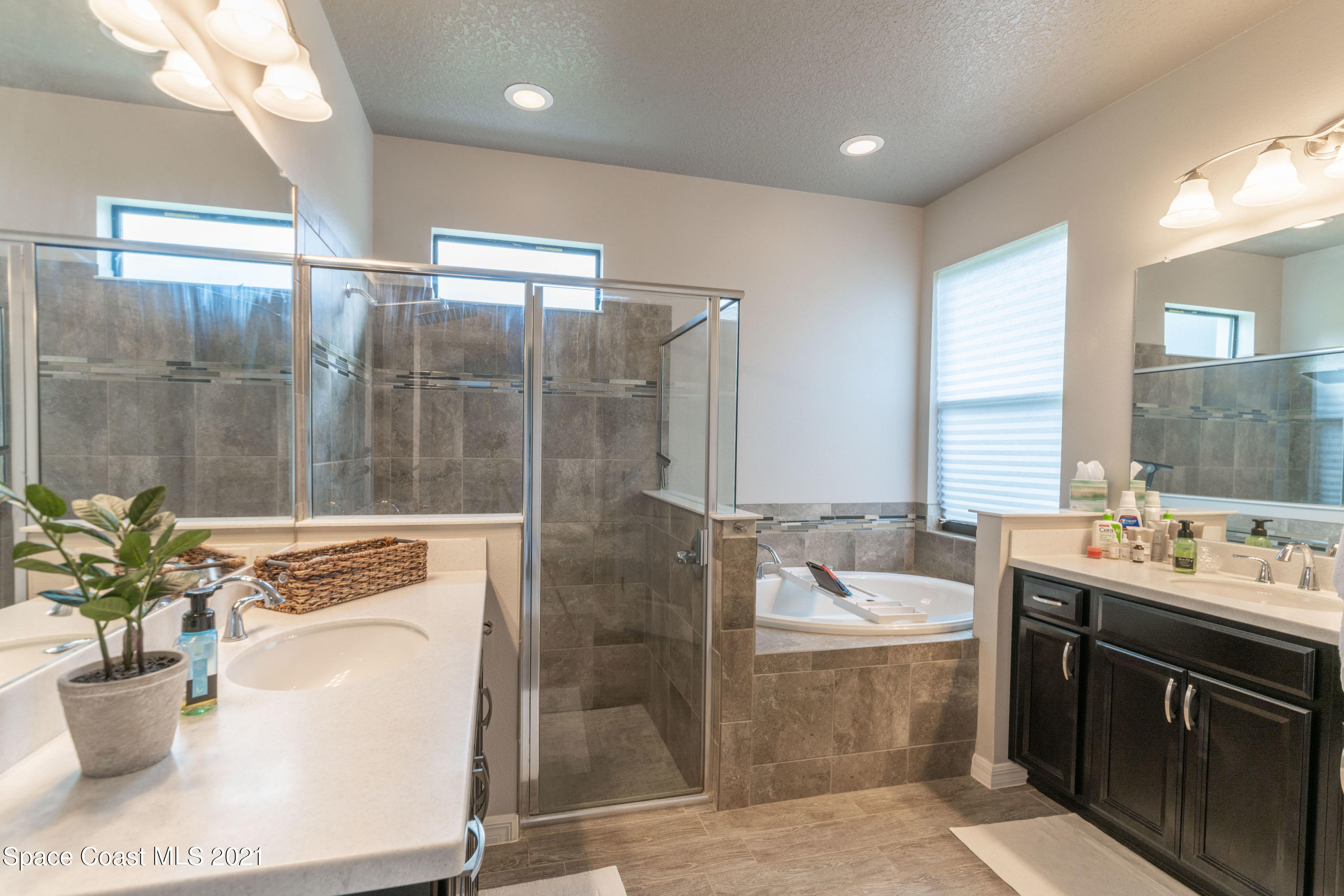 2882 Amethyst Way Melbourne, FL 32940 - Photo 7 of 25 NZ7_8052