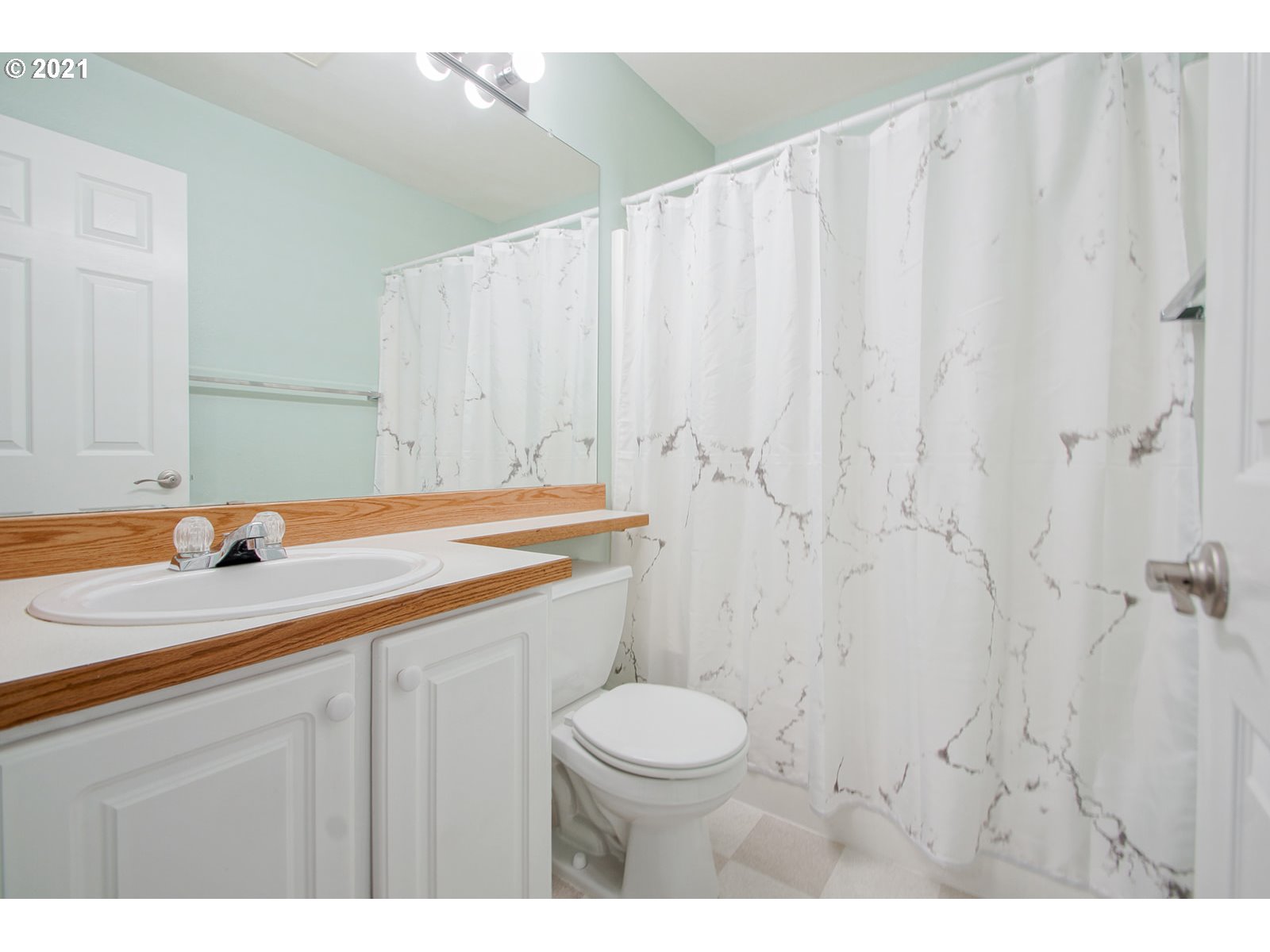 14188 Southwest Barrows Road, Unit 62 Tigard, OR 97223 - Photo 18 of 32 Gallery Image 18