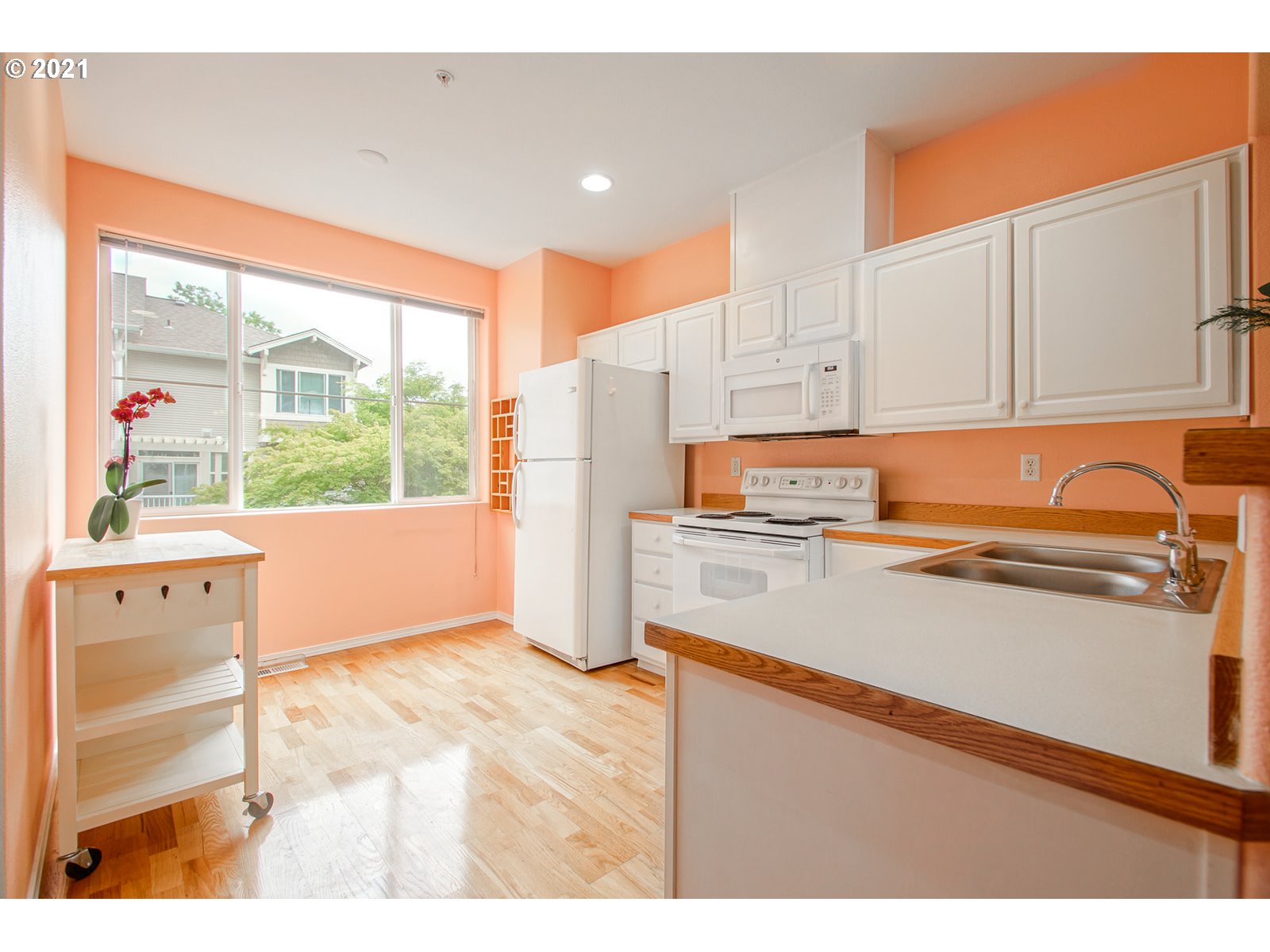 14188 Southwest Barrows Road, Unit 62 Tigard, OR 97223 - Photo 4 of 32 Gallery Image 4