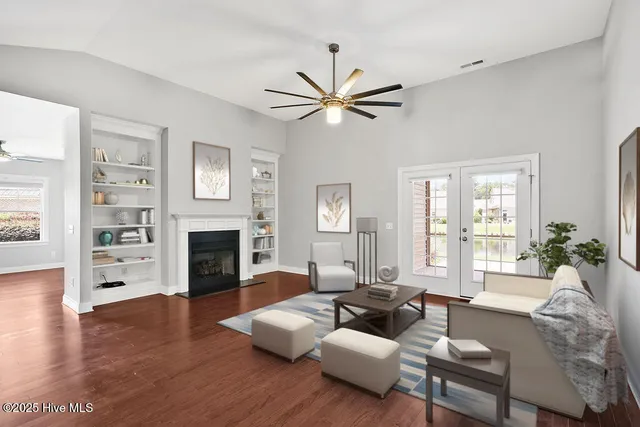 $2,295 | 4164 Cambridge Cove Road, Unit 1, Southport, NC 28461