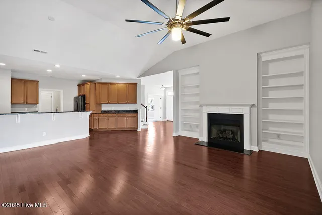 $2,295 | 4164 Cambridge Cove Road, Unit 1, Southport, NC 28461