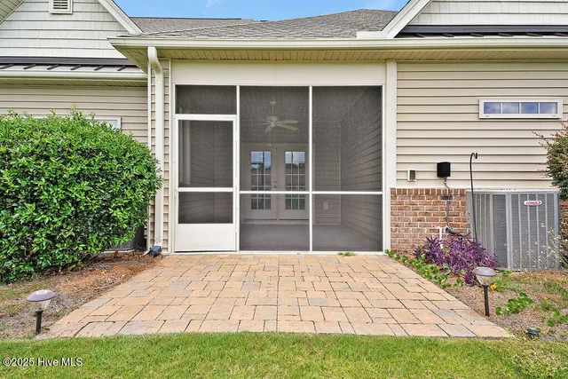 $2,295 | 4164 Cambridge Cove Road, Unit 1, Southport, NC 28461