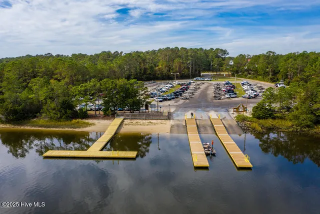 $2,295 | 4164 Cambridge Cove Road, Unit 1, Southport, NC 28461