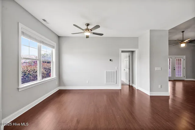 $2,295 | 4164 Cambridge Cove Road, Unit 1, Southport, NC 28461