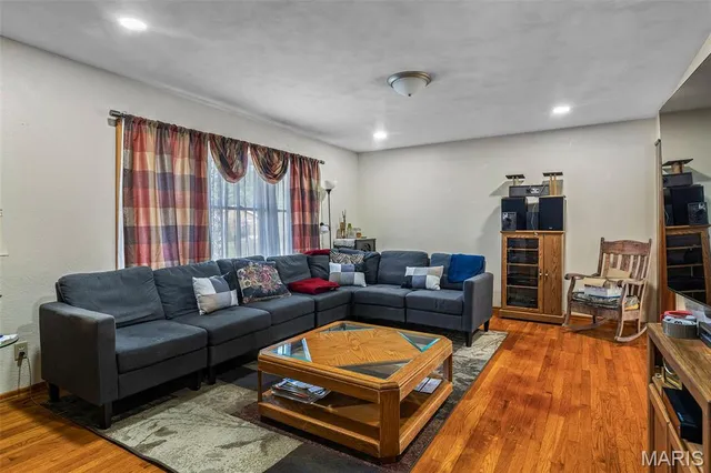 $264,000 | 458 Cherry Drive, Ste. Genevieve, MO 63670