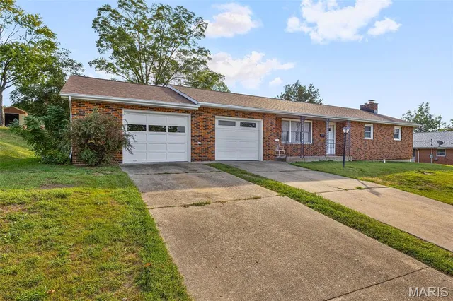 $264,000 | 458 Cherry Drive, Ste. Genevieve, MO 63670