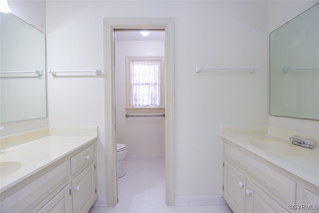 550 Fords Road Manakin-Sabot, VA 23103 - Photo 33 of 45 Bathroom featuring vanity and toilet