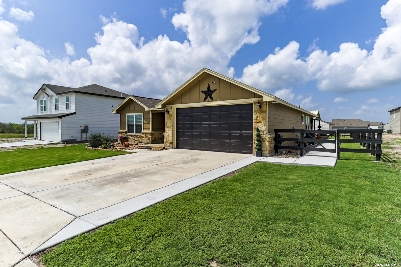 615 Cadena Loop Kenedy, TX 78119 - Photo 17 of 32