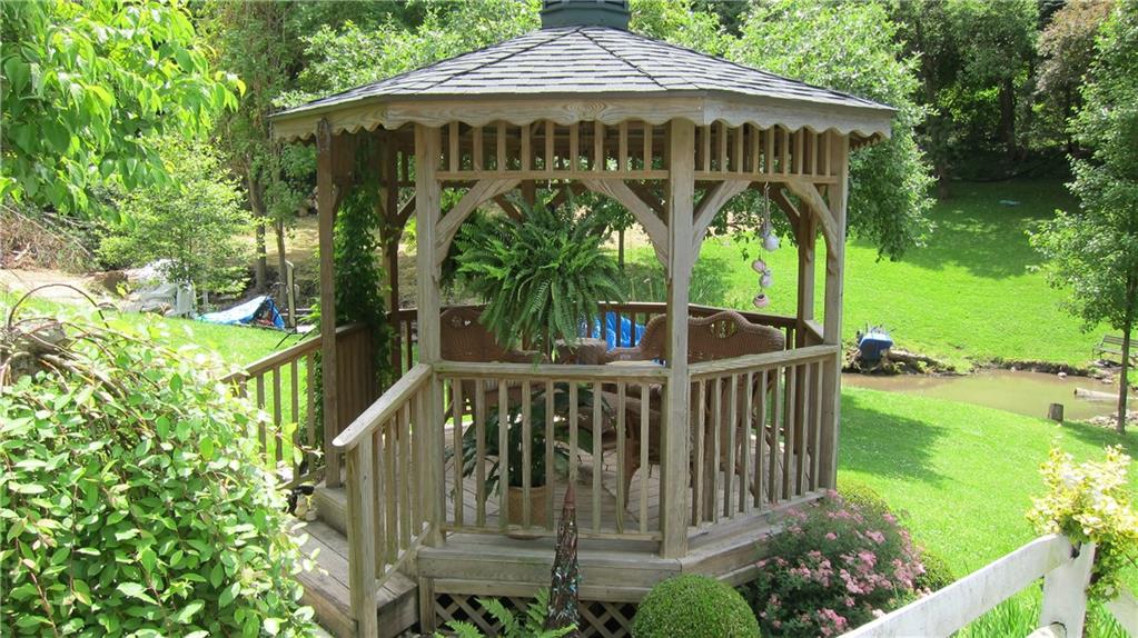 40 Fulton Road Canonsburg, PA 15317 - Photo 21 of 23 Need I say more?!?!