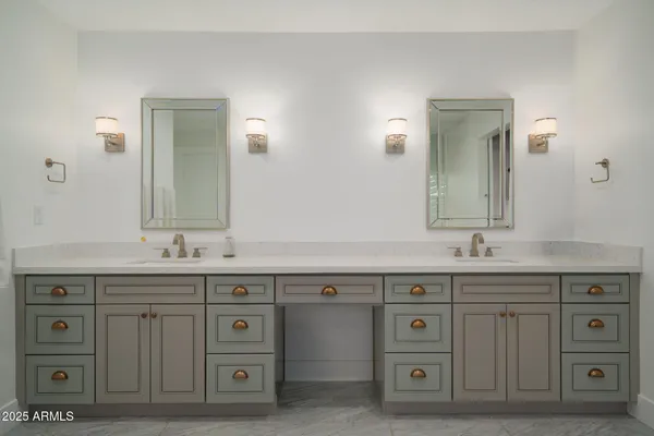 $1,810,000 | 3413 North 45th Street, Phoenix, AZ 85018