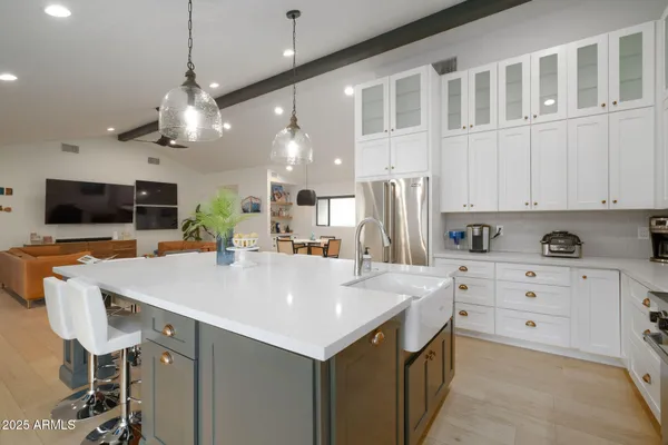 $1,810,000 | 3413 North 45th Street, Phoenix, AZ 85018