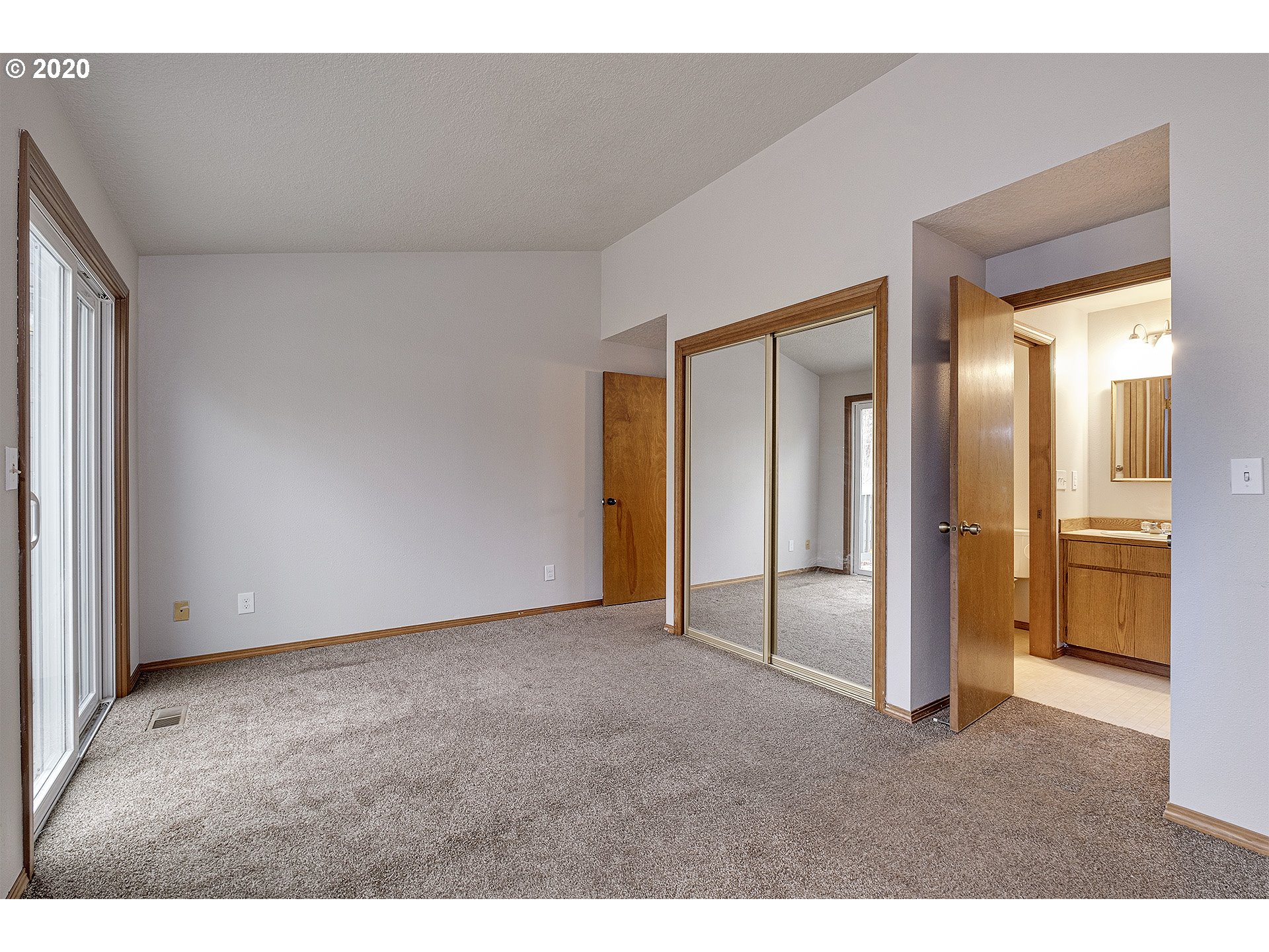20480 Southwest Rosa Drive Aloha, OR 97078 - Photo 15 of 29 Gallery Image 15
