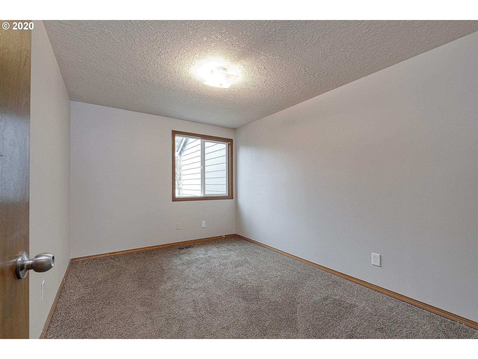 20480 Southwest Rosa Drive Aloha, OR 97078 - Photo 17 of 29 Gallery Image 17