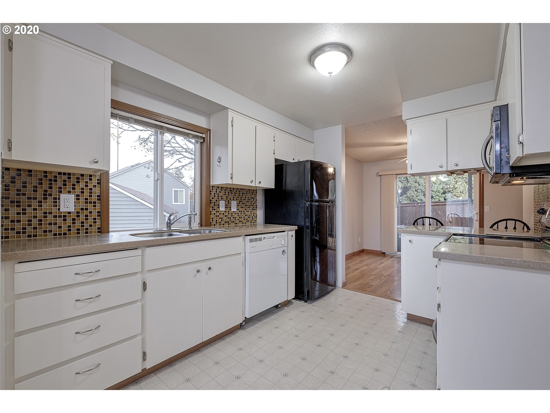 20480 Southwest Rosa Drive Aloha, OR 97078 - Photo 9 of 29 Gallery Image 9