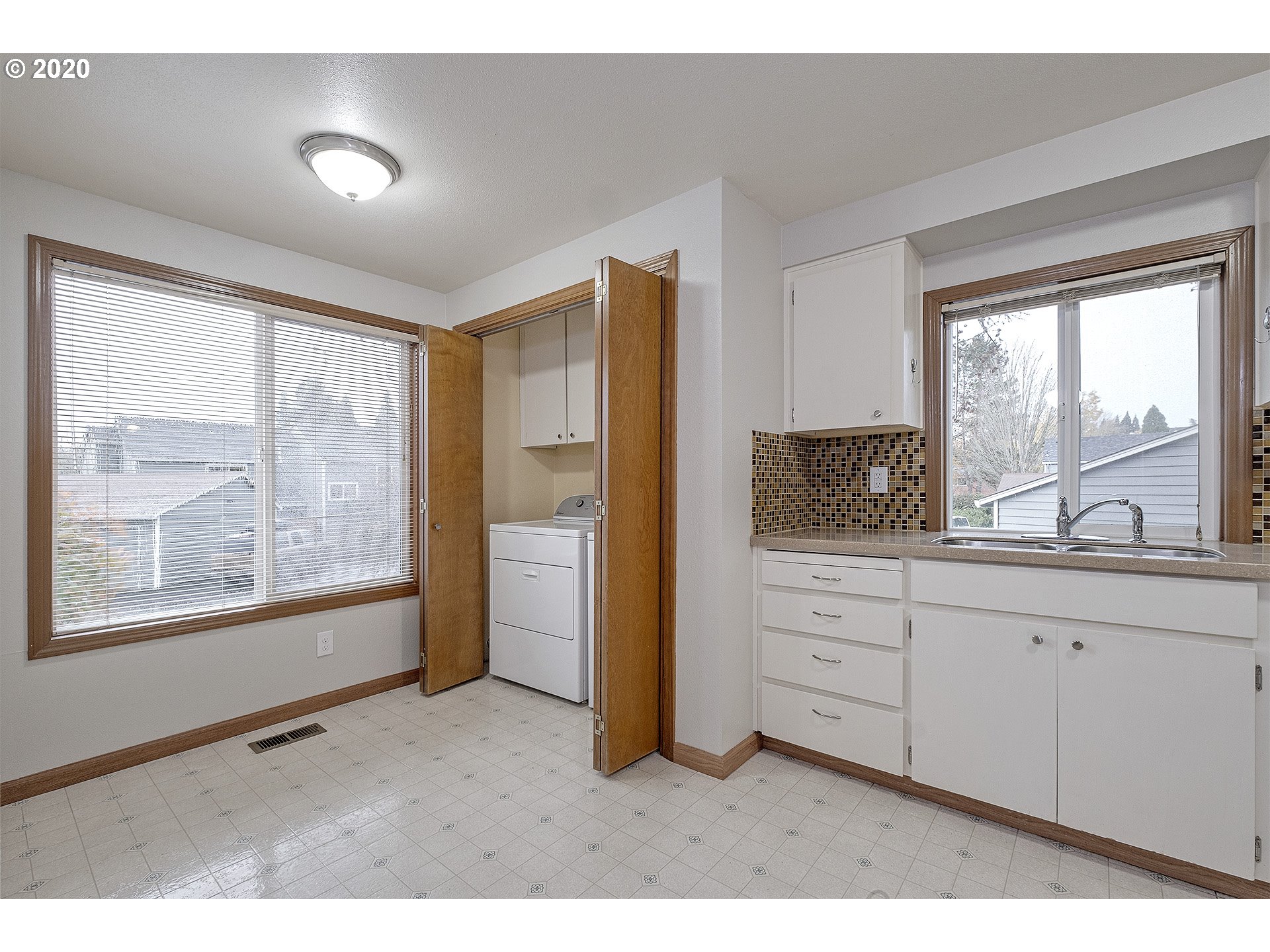 20480 Southwest Rosa Drive Aloha, OR 97078 - Photo 10 of 29 Gallery Image 10