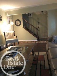 2050 Hampton Road Grosse Pointe Woods, MI 48236 - Photo 4 of 27