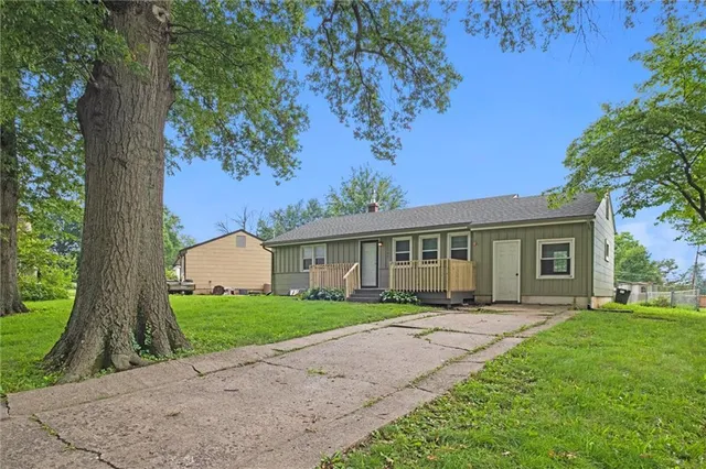 $179,000 | 12905 East 33rd Street South, Independence, MO 64055