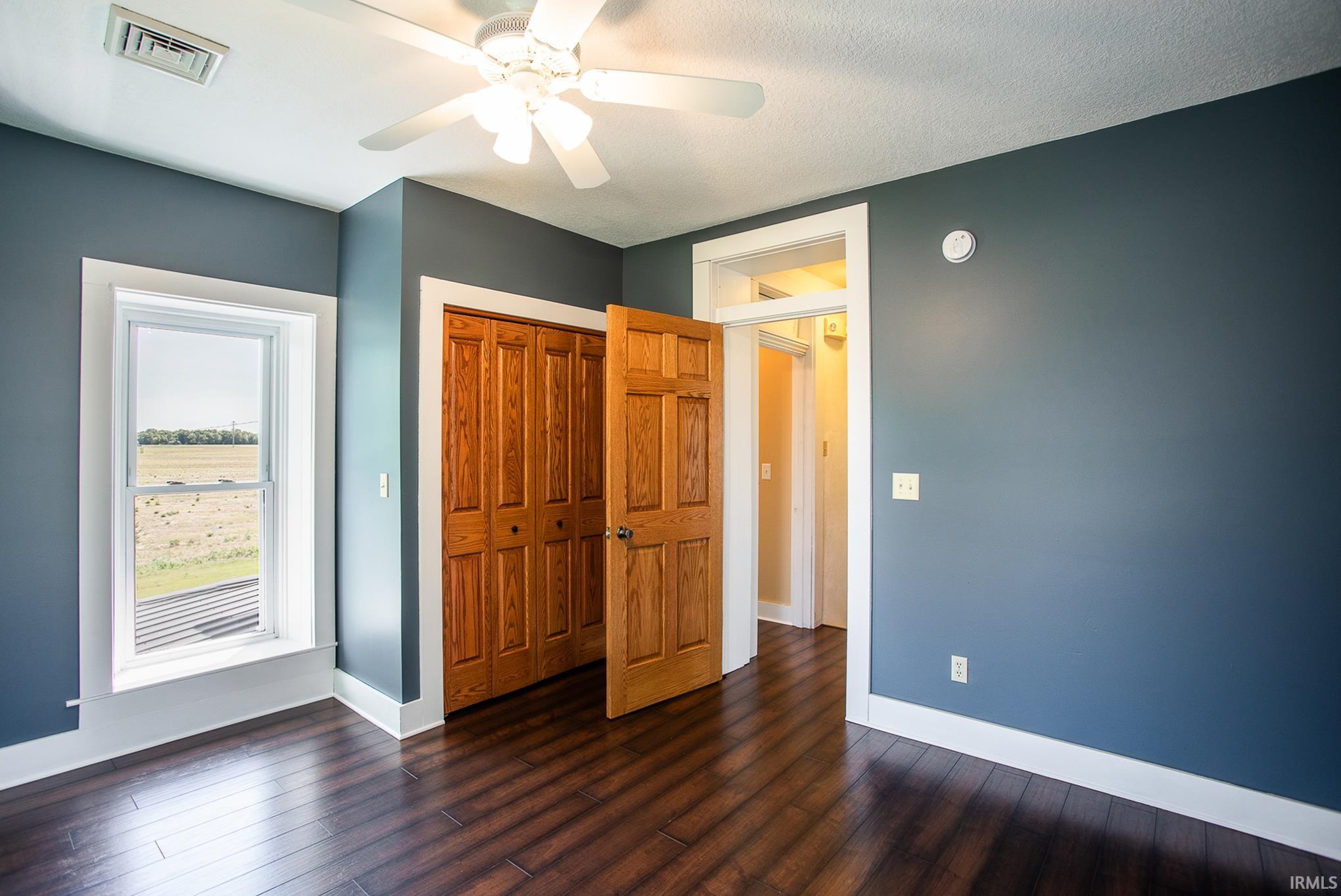 593 West 450 South Warren, IN 46792 - Photo 9 of 36