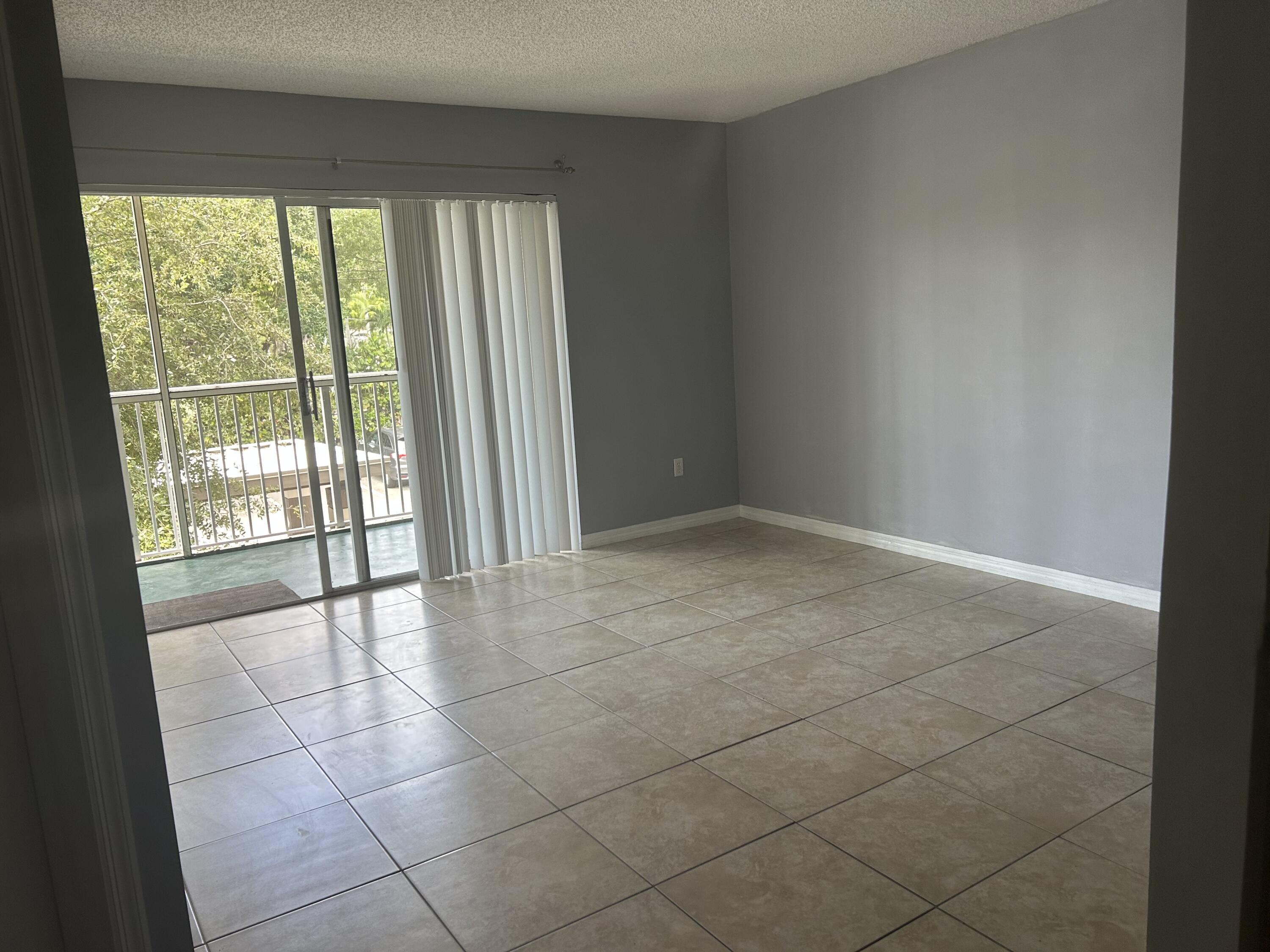 410 South Park Road, Unit 1204 Hollywood, FL 33021 - Photo 8 of 32 IMG_0005