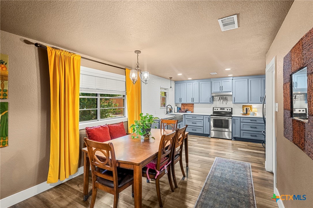105 Ruggles Loop Temple, TX 76501 - Photo 6 of 36 Dining Area view into Kitchen