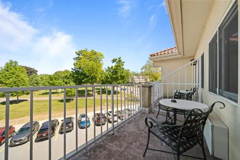 $127,500 | 335 Wrigley Drive, Unit 410, Lake Geneva, WI 53147
