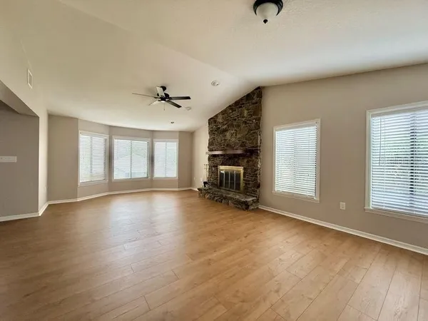 $2,900 | 6804 Lake View Drive, Yalaha, FL 34797