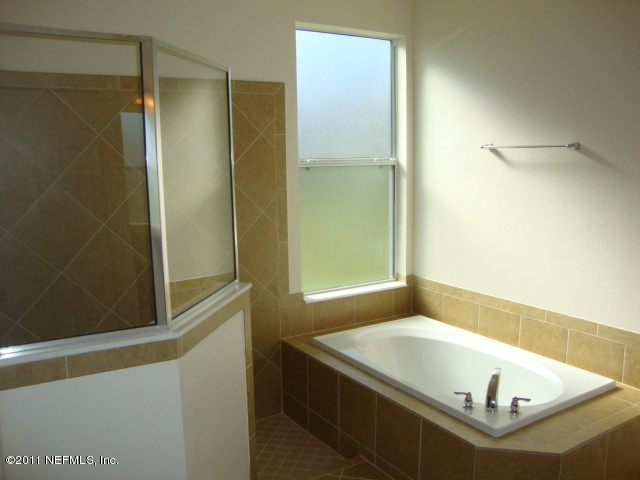 793 Reflection Cove Road East Jacksonville, FL 32218 - Photo 11 of 15 Garden Tub