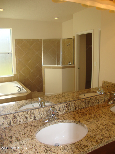 793 Reflection Cove Road East Jacksonville, FL 32218 - Photo 10 of 15 Master Bath