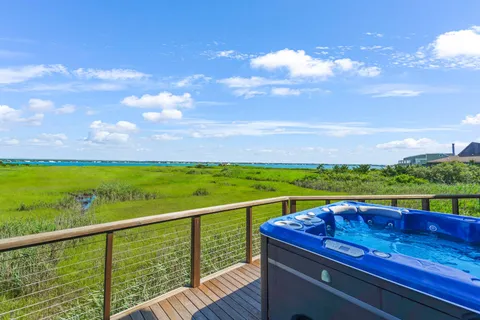 $4,250,000 | 548 Dune Road, Westhampton, NY 11978