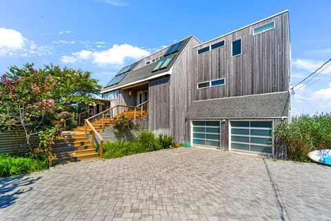 $4,250,000 | 548 Dune Road, Westhampton, NY 11978