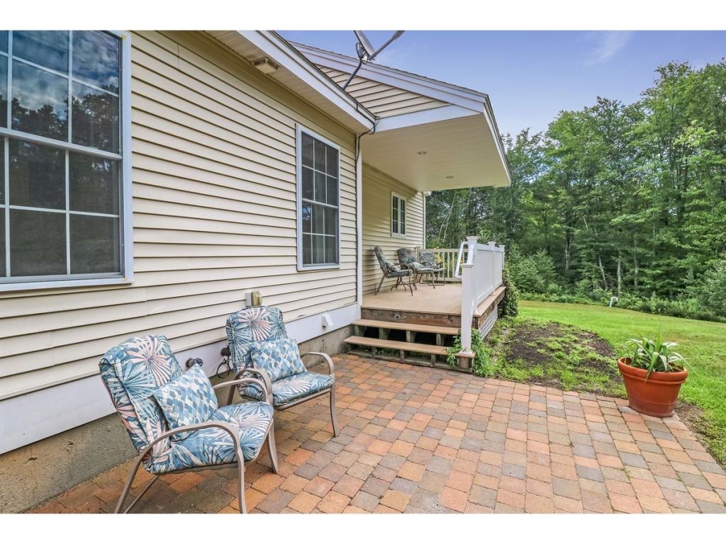 28 Dry Hill Road, Unit A Rochester, NH 03839 - Photo 13 of 23
