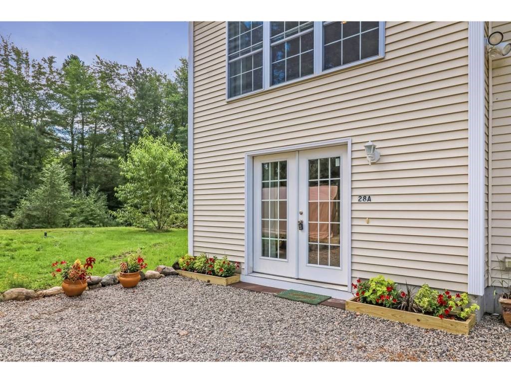 28 Dry Hill Road, Unit A Rochester, NH 03839 - Photo 3 of 23