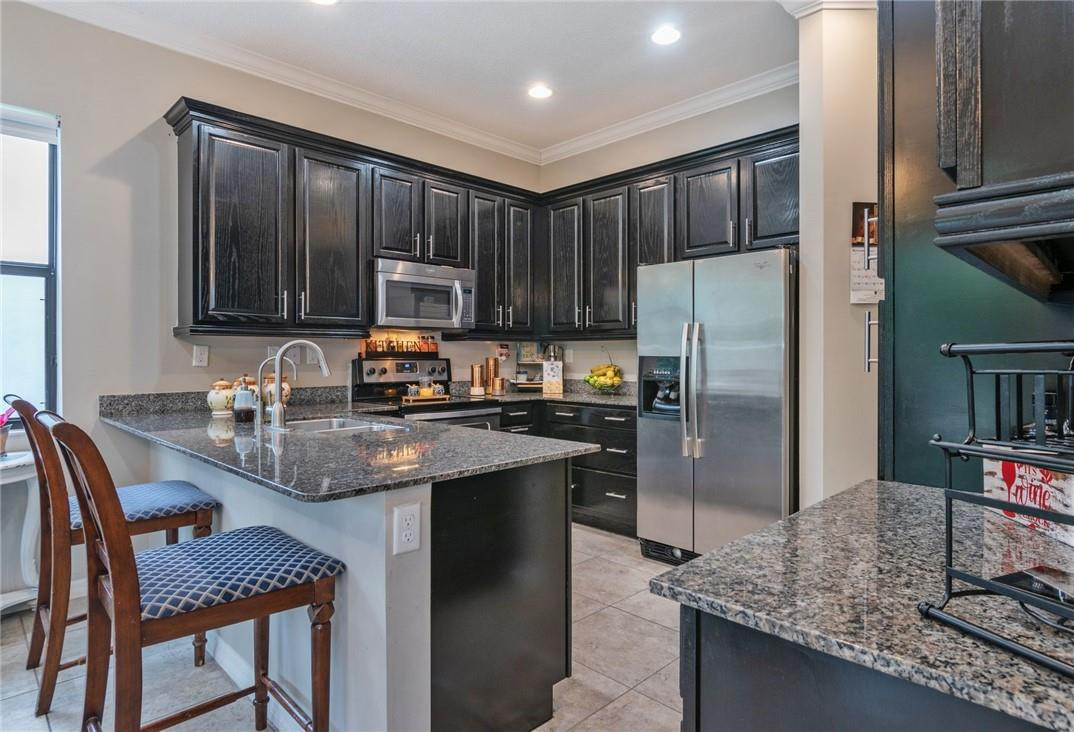 9014 Southwest 39th Street Miramar, FL 33025 - Photo 8 of 36 Photo 8