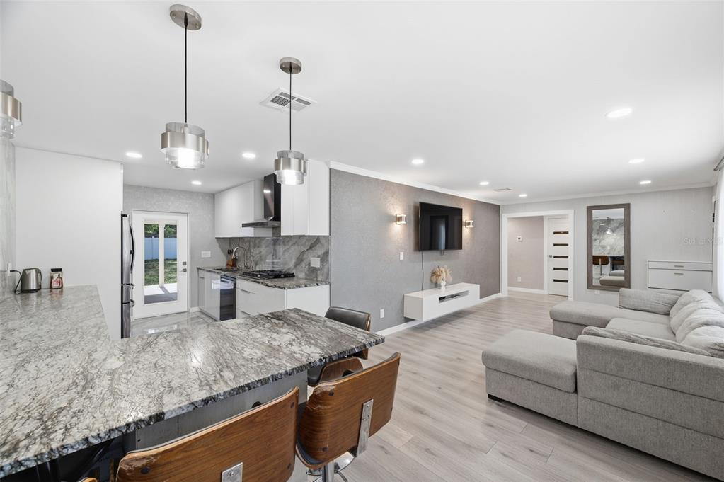 15549 Newport Road Clearwater, FL 33764 - Photo 9 of 66