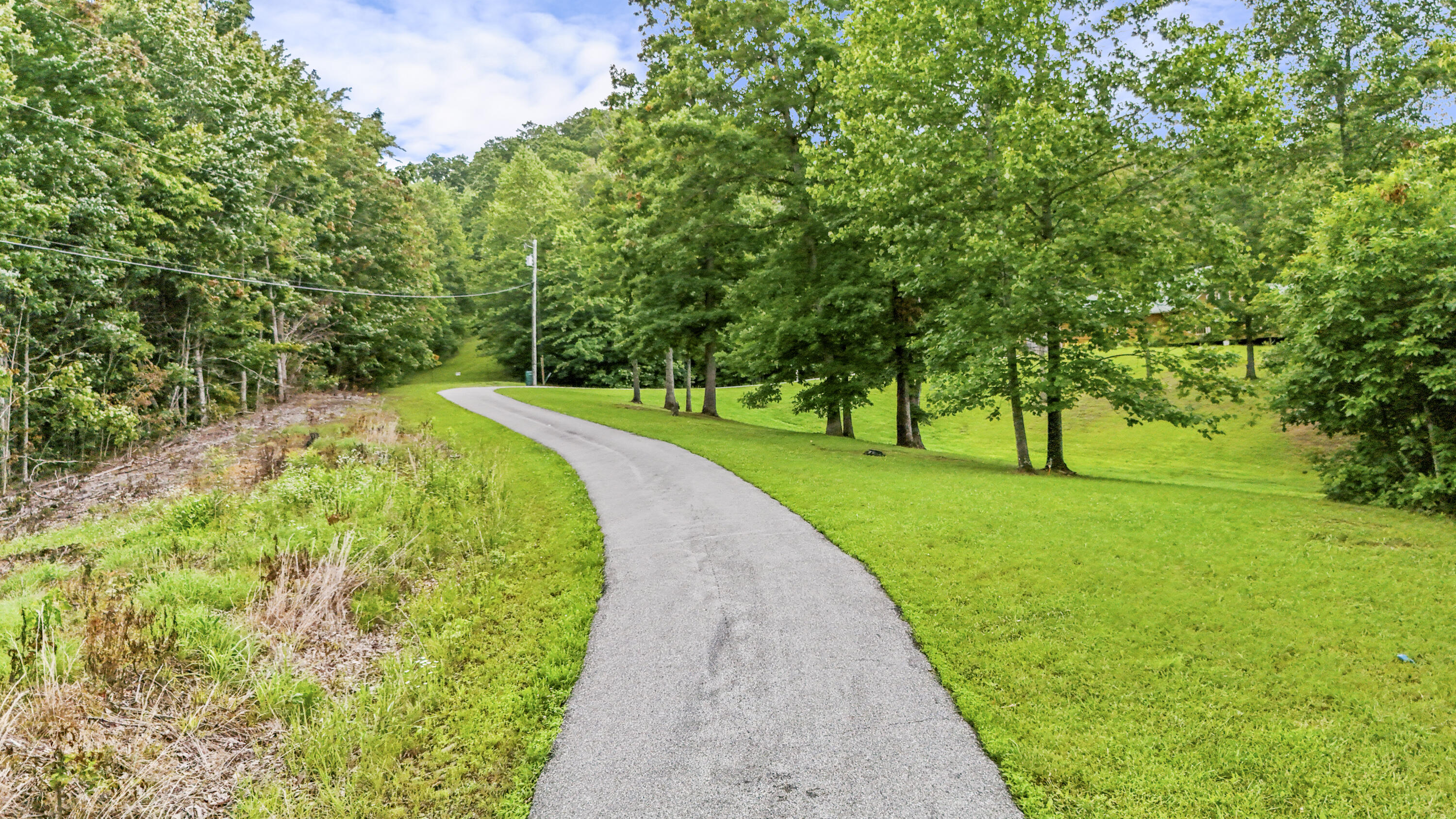 7350 Flemingsburg Road Morehead, KY 40351 - Photo 15 of 54 DJI_20250618125129_0049_D