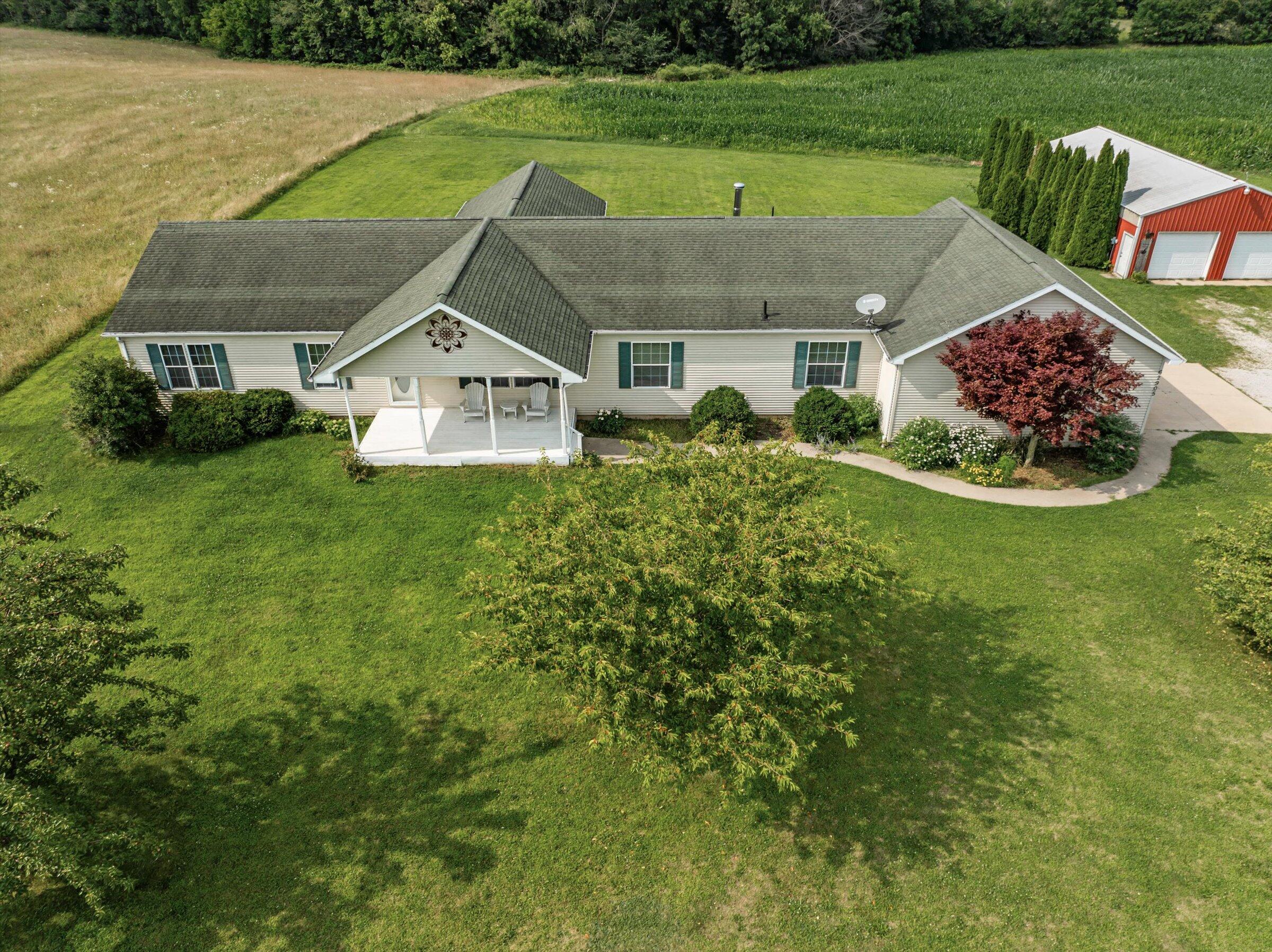 62905 Highfield Road Cassopolis, MI 49031 - Photo 1 of 44 44-a-96