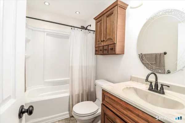 $389,900 | 115 Wynwood Drive, New Milford, CT 06776
