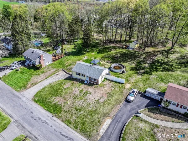 $389,900 | 115 Wynwood Drive, New Milford, CT 06776