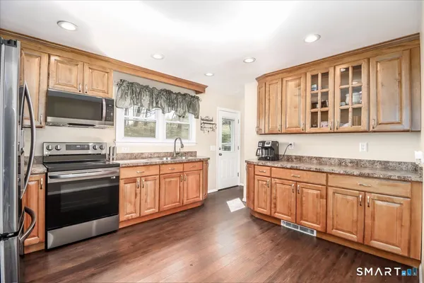 $389,900 | 115 Wynwood Drive, New Milford, CT 06776
