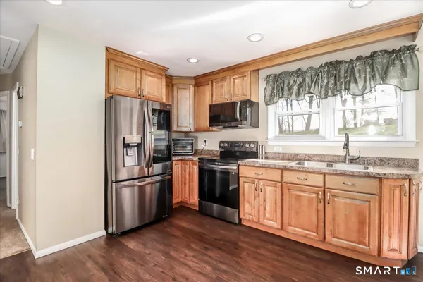 $389,900 | 115 Wynwood Drive, New Milford, CT 06776