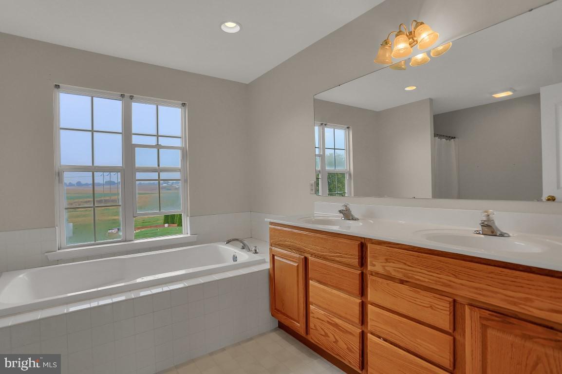 645 Bairs Road York, PA 17408 - Photo 22 of 41 Master bath